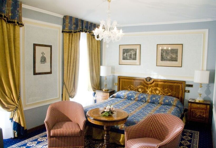 اتاق استاندارد با چشم‌انداز باغ, Grand Hotel Des Iles Borromées & Spa