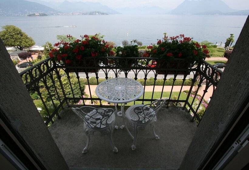 اتاق استاندارد با چشم‌انداز دریاچه, Grand Hotel Des Iles Borromées & Spa