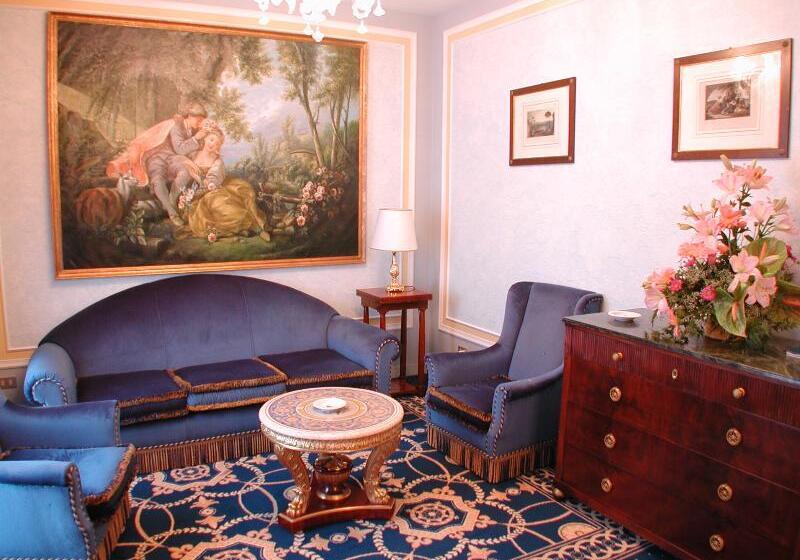 سوییت جونیور با چشم‌انداز دریاچه, Grand Hotel Des Iles Borromées & Spa