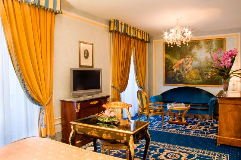 سوییت جونیور با چشم‌انداز دریاچه, Grand Hotel Des Iles Borromées & Spa