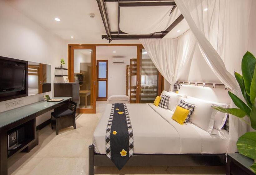 Quarto Familiar, Legian Beach