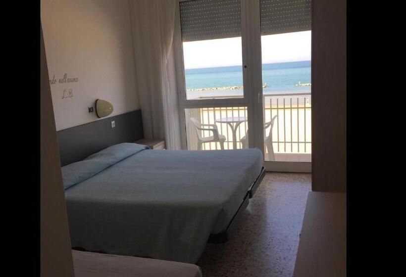 اتاق استاندارد سه نفره, Mareblu