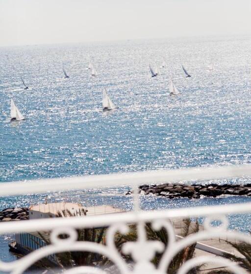 سوییت جونیور با چشم‌انداز دریا, Miramare The Palace Resort