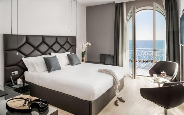 اتاق استاندارد با بالکن و چشم‌انداز دریا, Miramare The Palace Resort