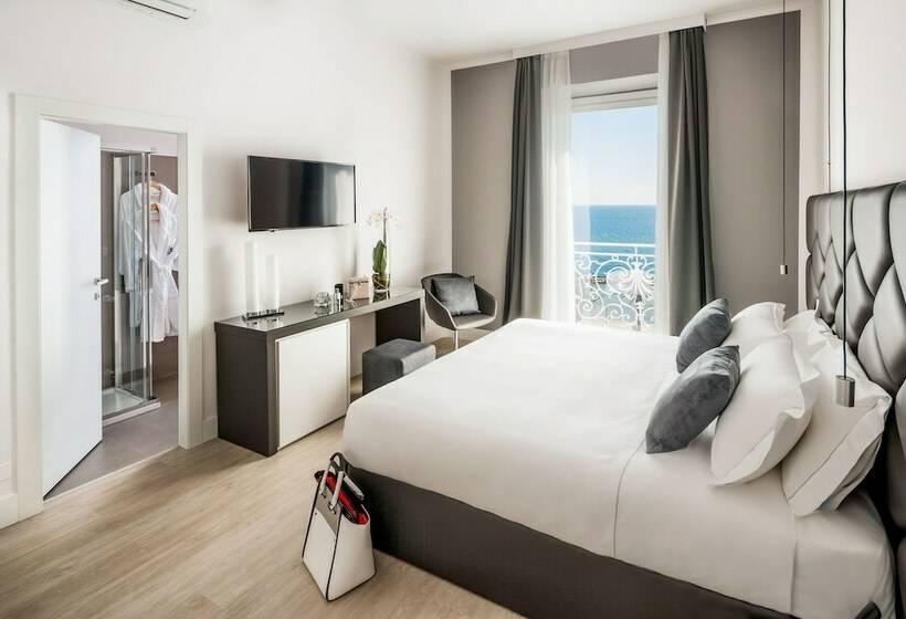سوییت جونیور با چشم‌انداز دریا, Miramare The Palace Resort