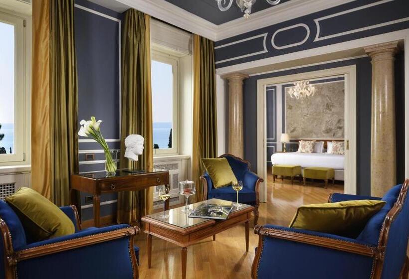 Suite with lake view, Villa Cortine Palace Relais Chateaux