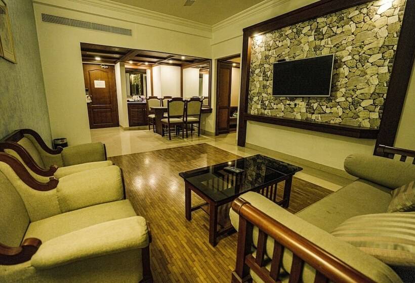 Люкс, Casino Hotels Ltd