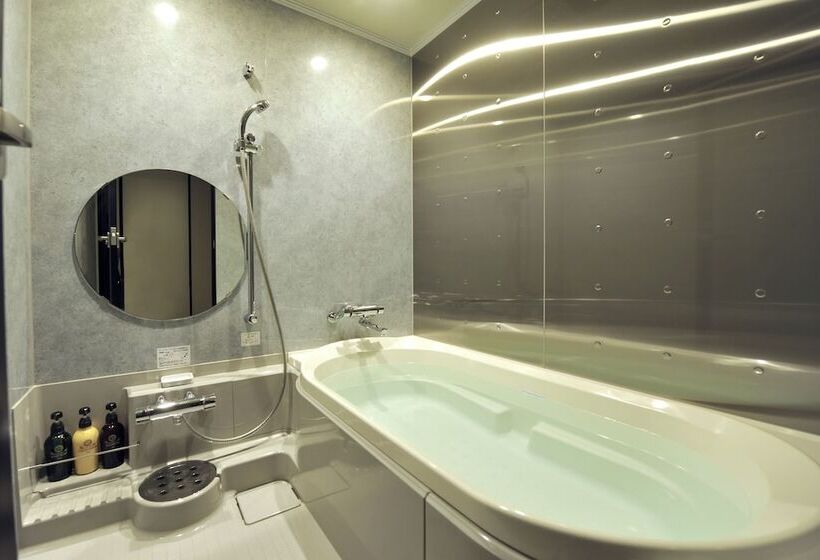 Quarto Triplo Estandar, Cross Hotel Osaka