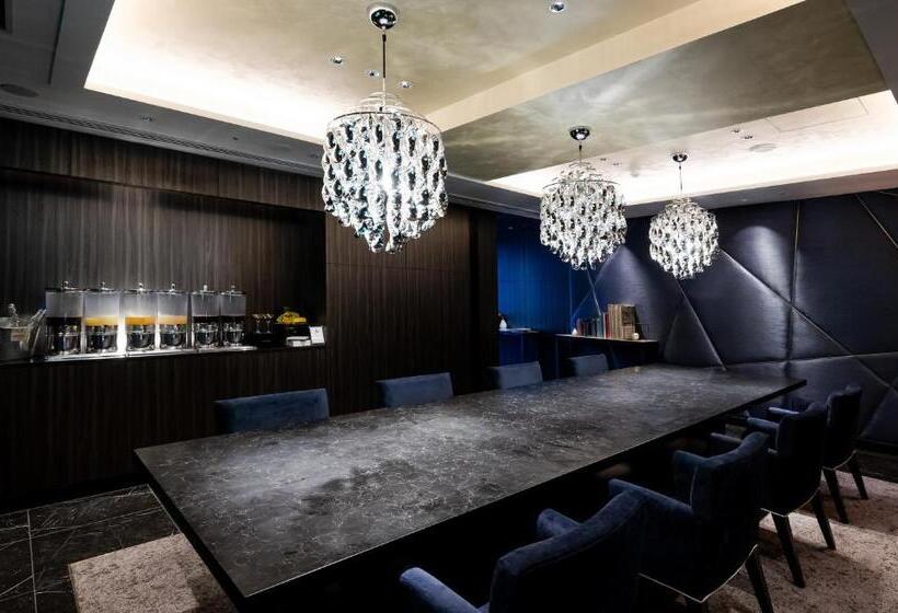 Quarto Deluxe, Cross Hotel Osaka