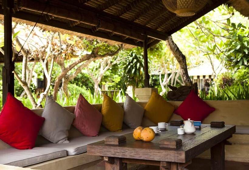 Люкс Вид на Сад, La Taverna Suites