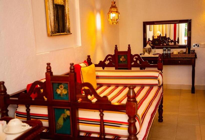 سوییت جونیور, Serena Beach Resort & Spa