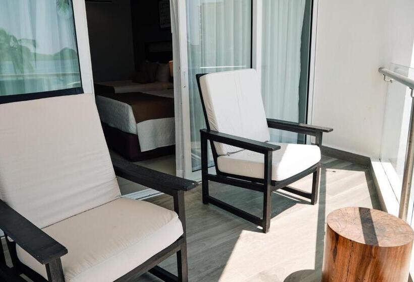 デラックスルーム, The Inn At Mazatlan