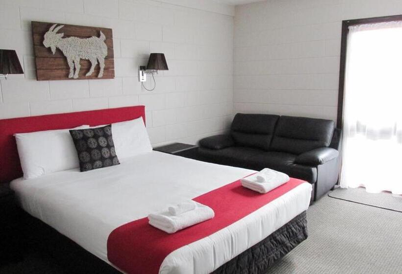 Студия Стандарт, 136 On Bealey  Motel