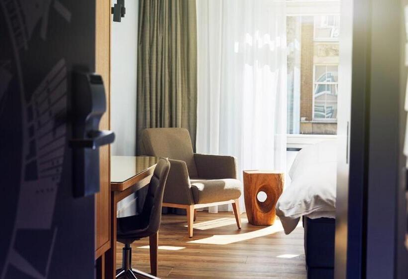 اتاق پرمیوم, Swissôtel Amsterdam