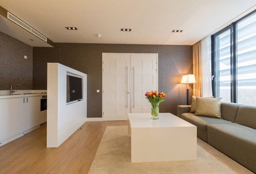 Президентский Люкс, Leonardo Royal Hotel Den Haag Promenade