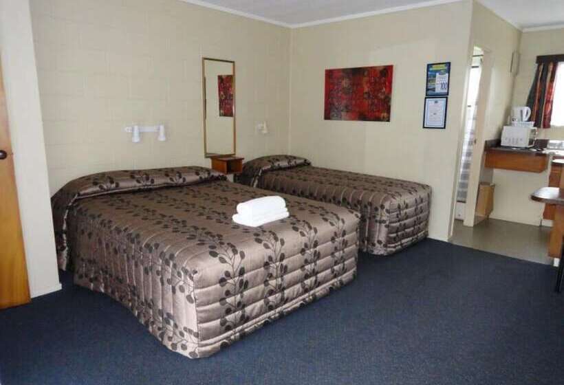 Студия Стандарт, Wayfarer Motel