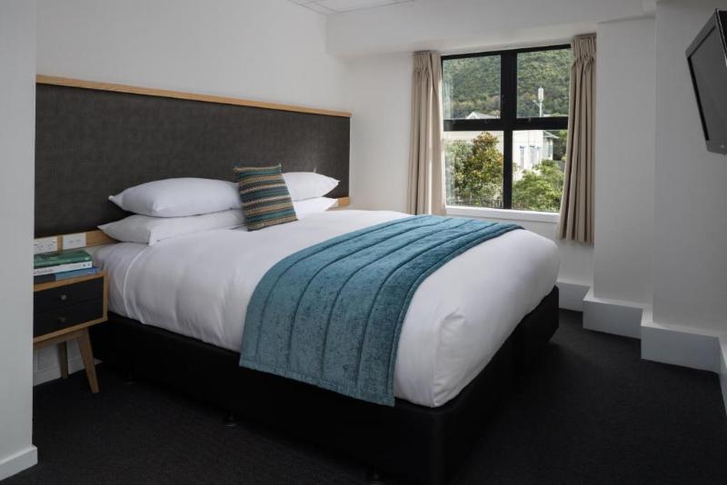 سوییت سوپریور, Atura Wellington