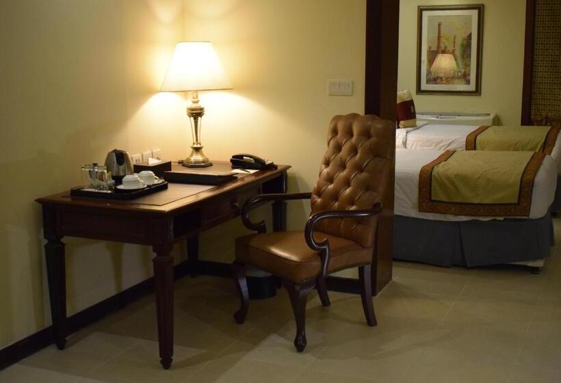 اتاق اجرایی, Faletti S Hotel Lahore
