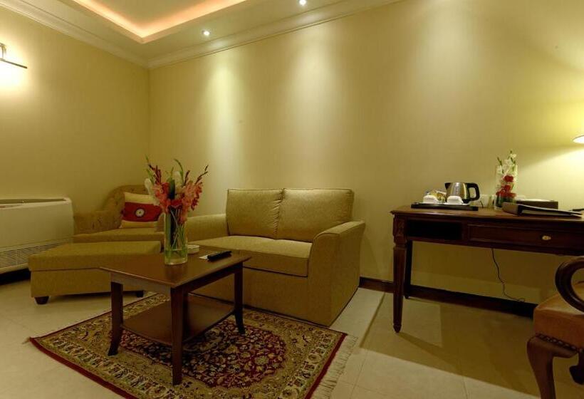 سوییت جونیور, Faletti S Hotel Lahore