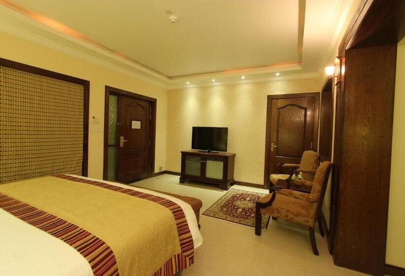 سوییت جونیور, Faletti S Hotel Lahore