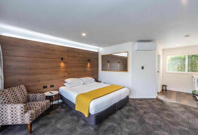 اتاق لوکس با تخت بزرگ, The Ashley Hotel Greymouth