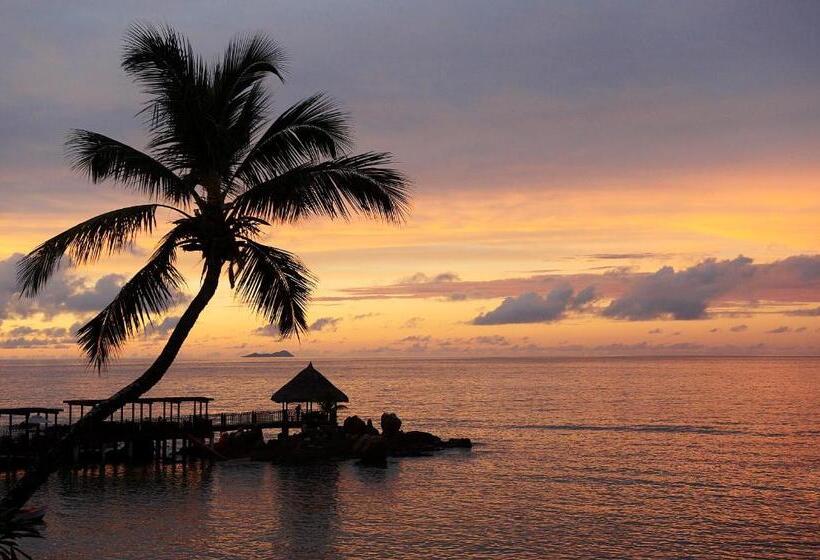 سوییت جونیور با چشم‌انداز دریا, Fisherman S  Cove Resort