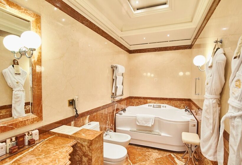 سوییت, Savoy Moscow