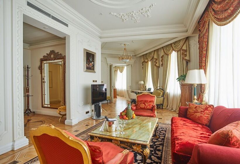 سوییت, Savoy Moscow