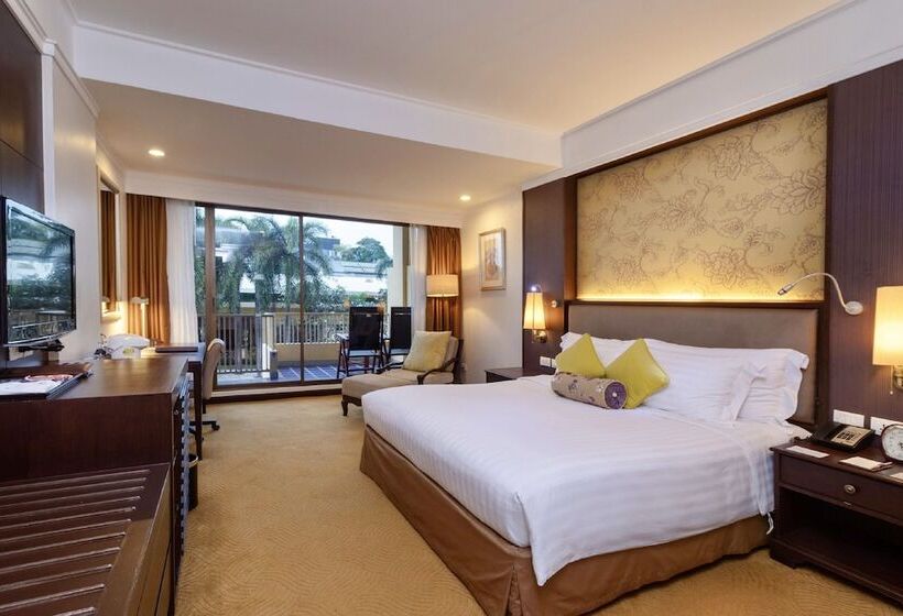 Номер Deluxe, Dusit Thani Pattaya