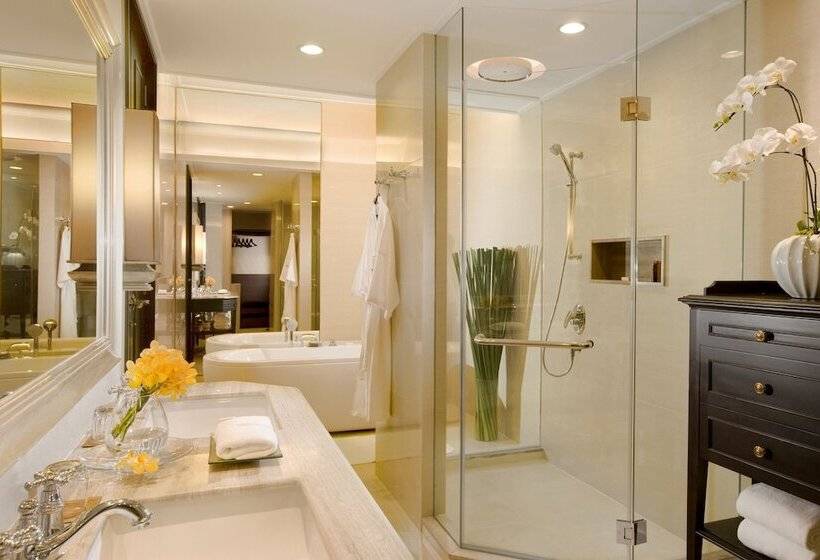 Номер Клуб Кровать Кинг, Dusit Thani Pattaya