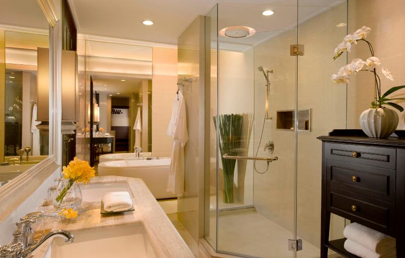 Номер Клуб, Dusit Thani Pattaya