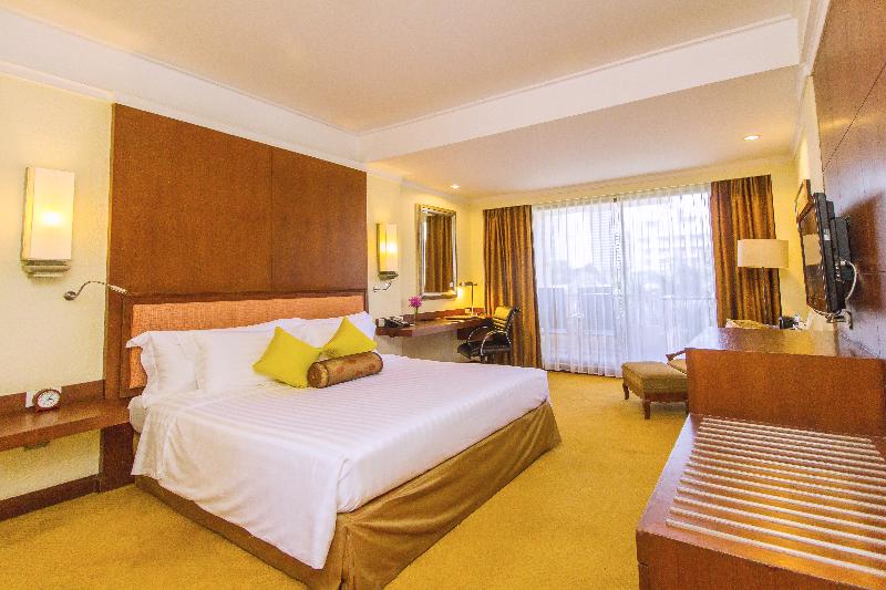 Номер Deluxe, Dusit Thani Pattaya