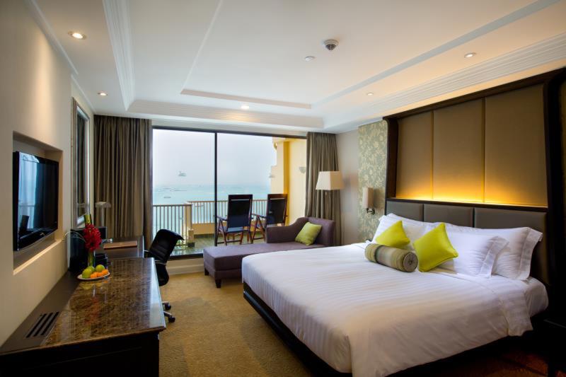 Номер Клуб, Dusit Thani Pattaya