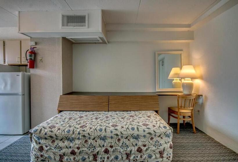 سوییت خانوادگی, Admiral Resort Motel