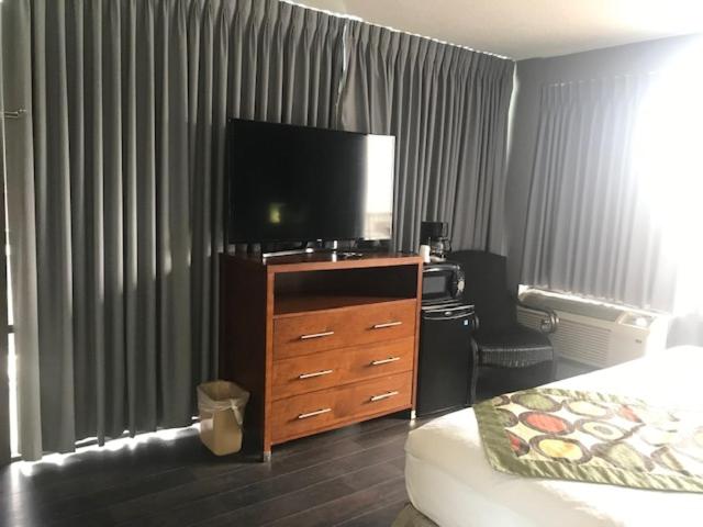اتاق استاندارد با تخت بزرگ, Alamar Resort Inn