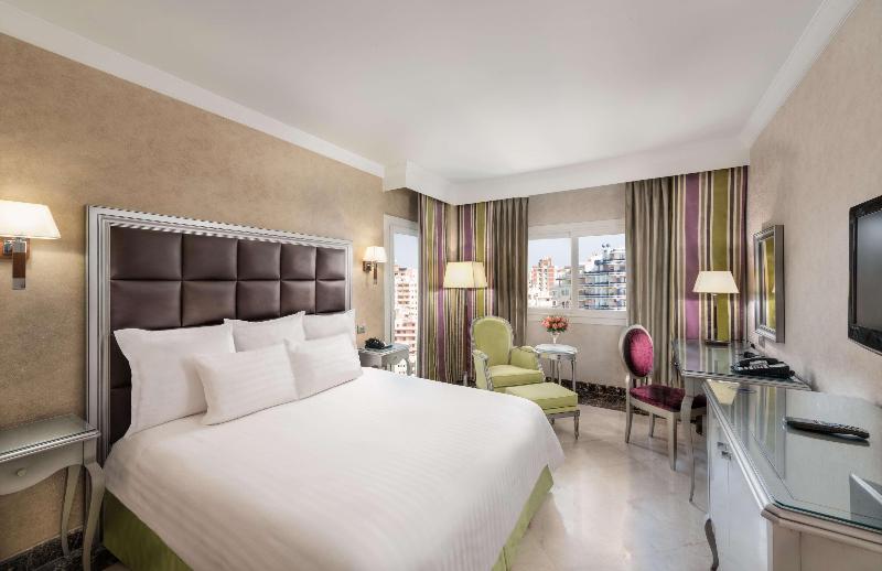 اتاق استاندارد با تخت بزرگ, Hilton Alexandria Corniche