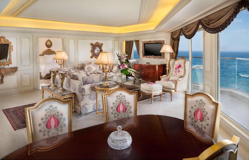 سوییت با چشم‌انداز دریا, Hilton Alexandria Corniche