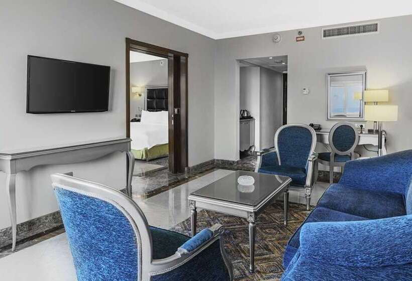 سوئیت با تخت بزرگ, Hilton Alexandria Corniche