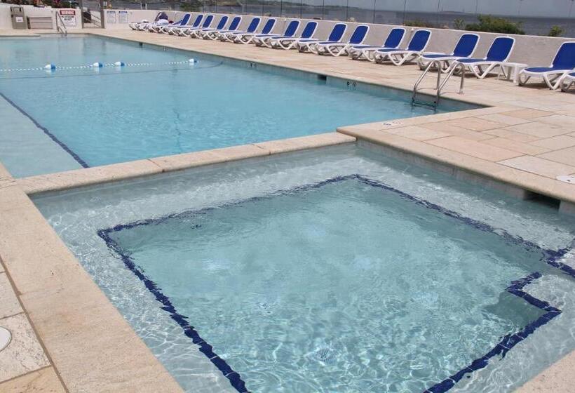 스탠다드 룸 더블 침대 2개, Ocean House Hotel At Bass Rocks