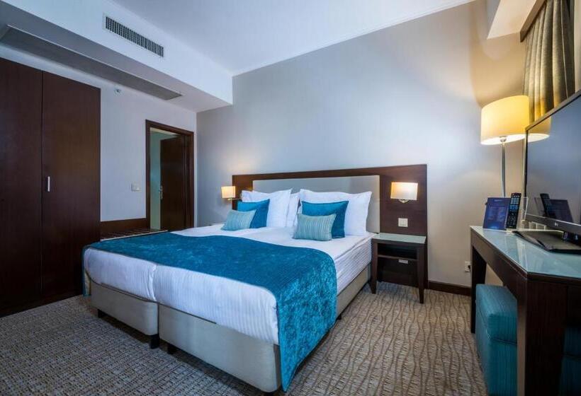 مجموعه ویستا شهر, Radisson Blu  Ankara