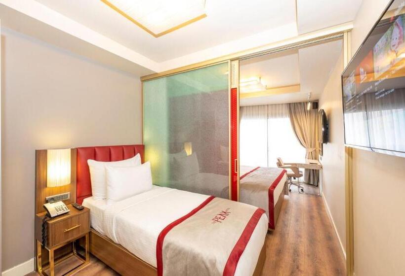 اتاق خانوادگی, Ramada By Wyndham Istanbul Pera