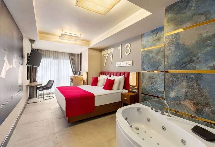 اتاق لوکس با وان آب گرم, Ramada By Wyndham Istanbul Pera