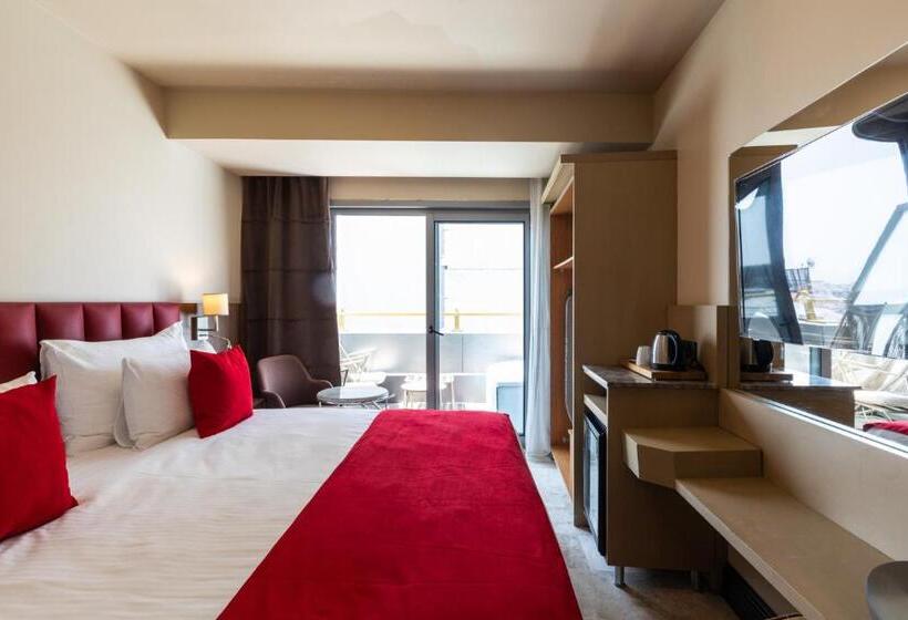 اتاق لوکس با وان آب گرم, Ramada By Wyndham Istanbul Pera