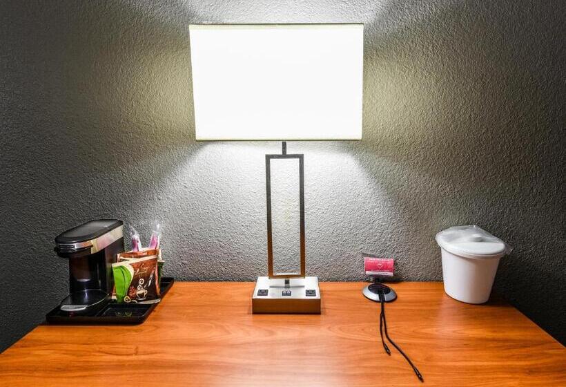 سوییت, Best Western Mccarran Inn