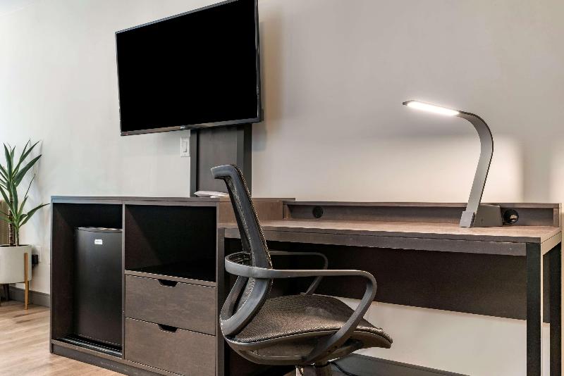 장애인을 위한 스탠다드 룸, Best Western Plus Hilltop Inn