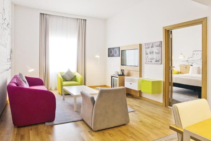 장애인을 위한 스탠다드 룸, Best Western Plus Hilltop Inn