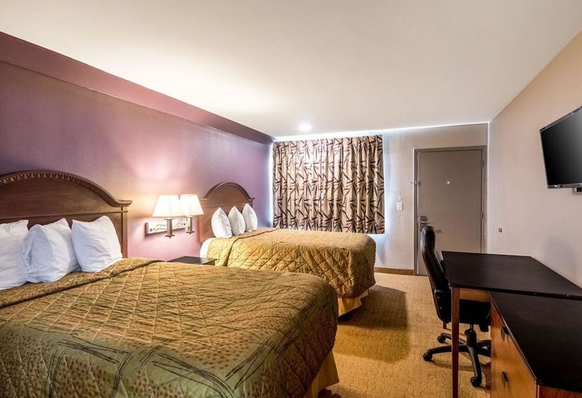 带2个双人床的标准工作室, Rodeway Inn