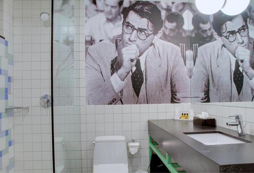 스탠다드 룸 더블 침대 2개, The Adler A Hollywood
