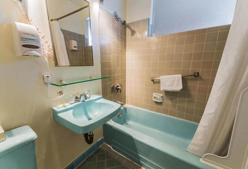Студио Стандарт Кровать Кинг, Cal Mar Hotel Suites
