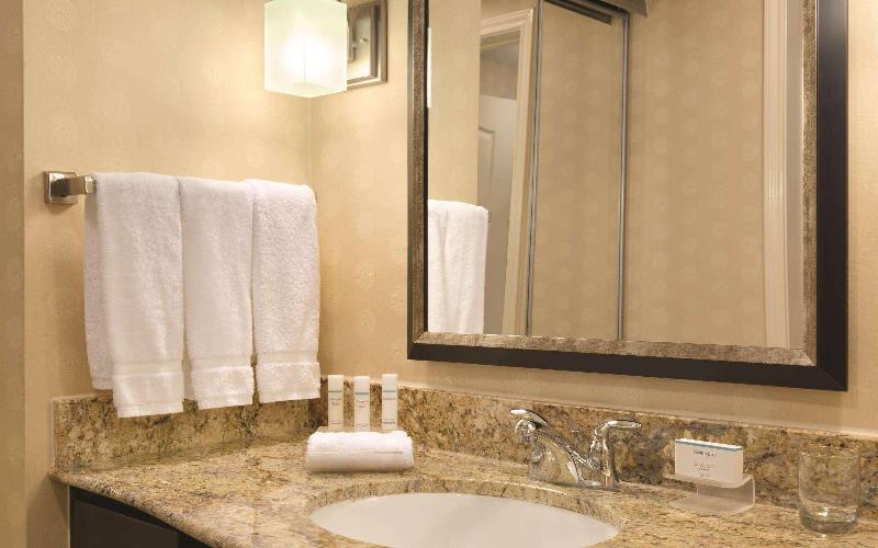 キングサイズベッドのスタンダードルーム, Americas Best Value Inn Fort Myers